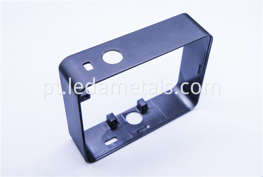 Aluminum extrusion enclosure